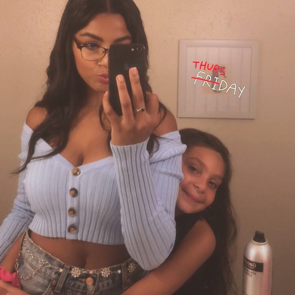 Crop Top, Sweater. - Picture 3 of 4